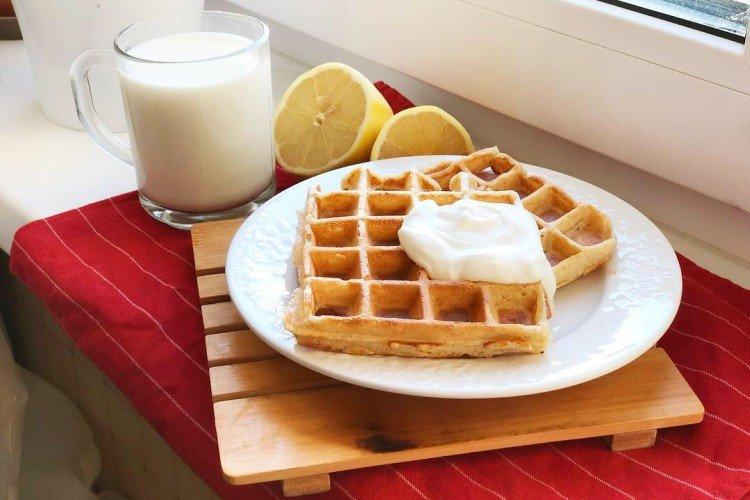 Gaufres viennoises sans farine ni sucre dans un gaufrier électrique - recettes