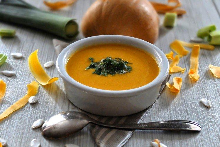 Soupe à la citrouille et à la purée de pommes - Recettes délicieuses et bon marché