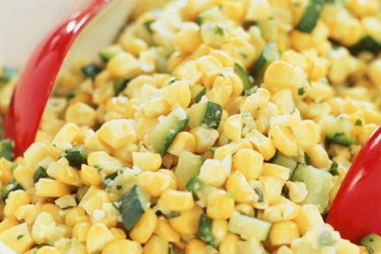 Salade de maïs copieuse - Salades rapides délicieuses et faciles
