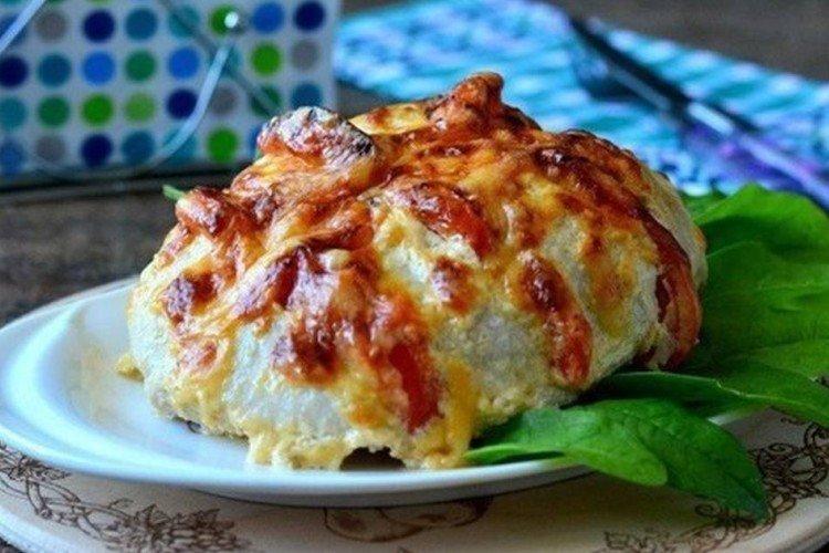 Poitrine de poulet à la sauce à la crème sure - Plats principaux pour des recettes de tous les jours