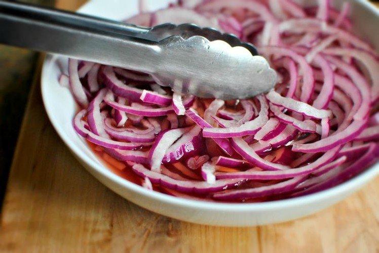 Apéritif Cipollino sur la table de fête - recettes