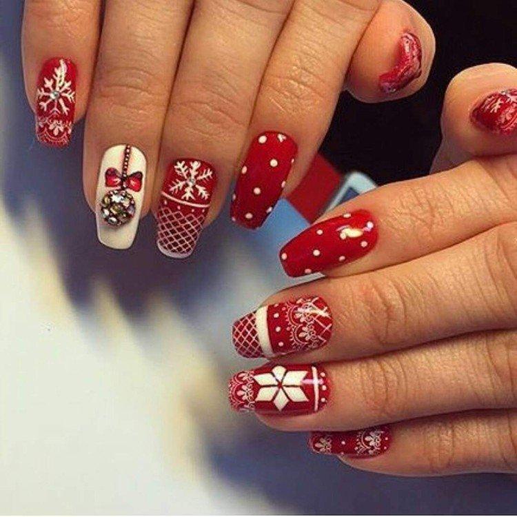 Manucure hiver contrastée 2020-2021