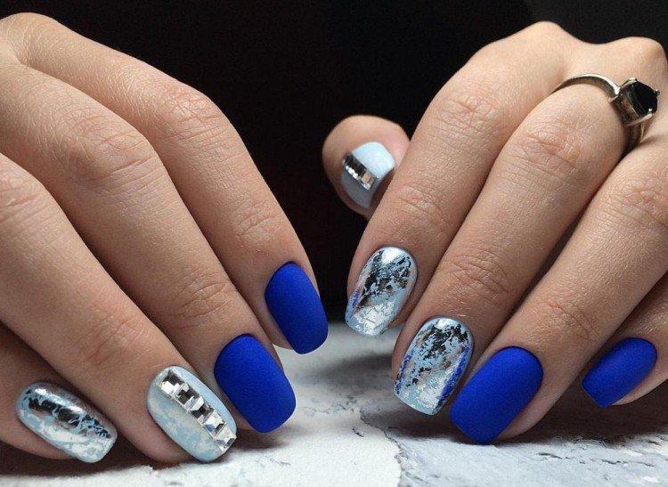 Manucure d'hiver pour ongles courts 2020-2021